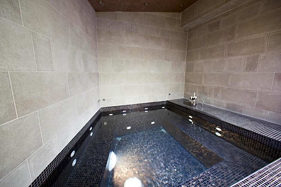 Amira Boutique Hotel