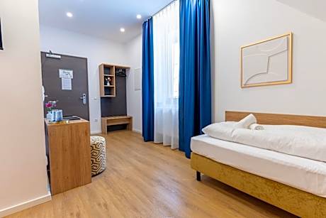 Queen Room with Two Queen Beds - Disability Access