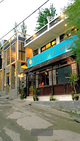 Hotel Blue Moon