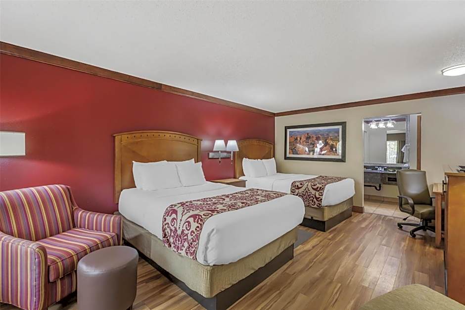 Best Western Plus Greenwell Inn