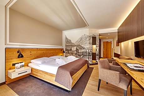 Superior Double Room with Lake View