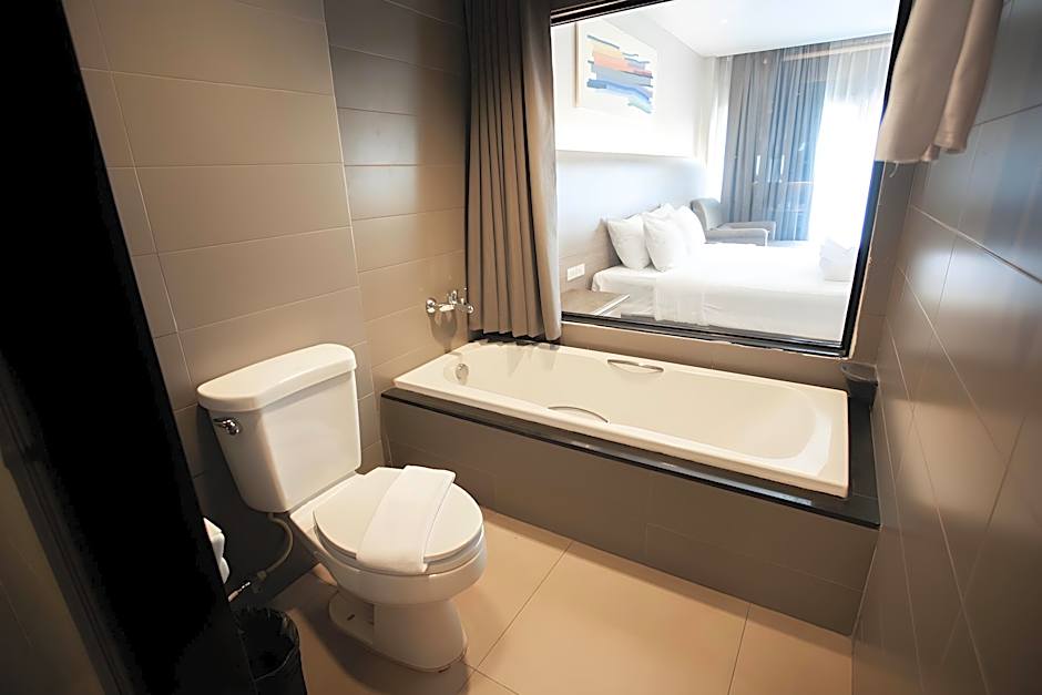 Sea Me Spring Too Hotel