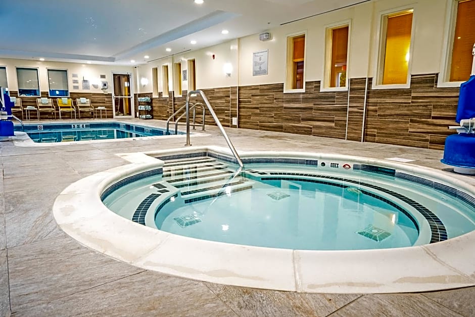Fairfield by Marriott Medford Long Island