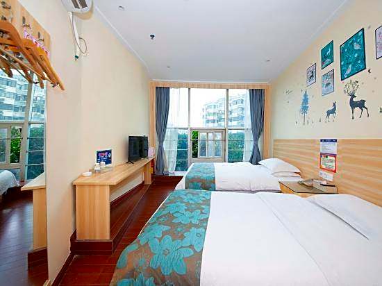 Guangzhou Longcheng Hotel (Chen Clan Temple Metro Station)