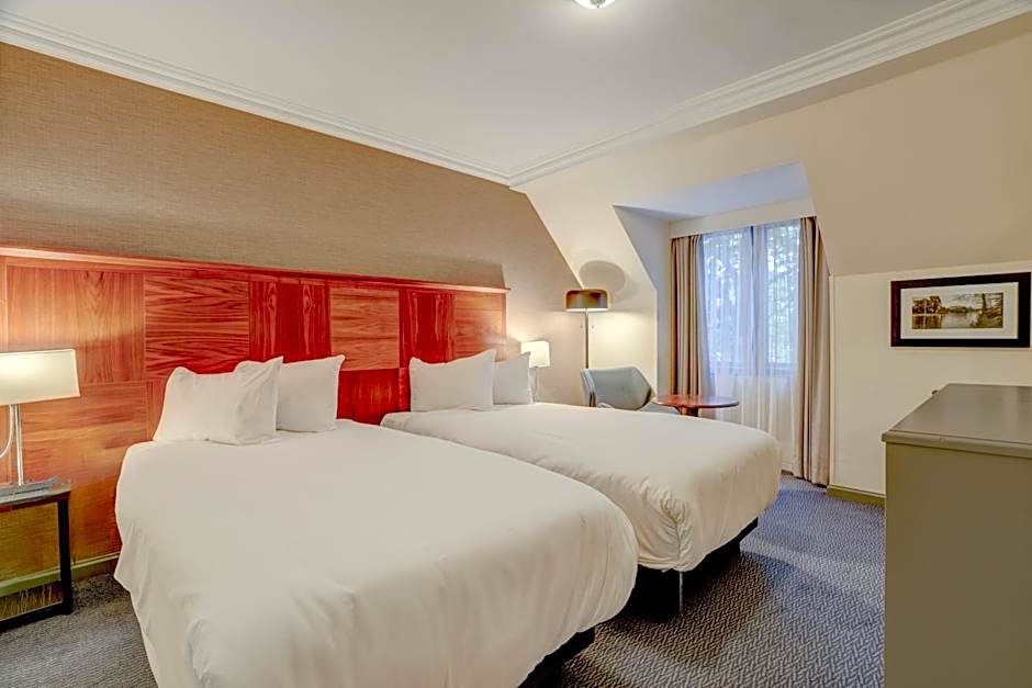 Sunday London Staines-upon-Thames Heathrow T5