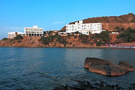 E.J. Pyrgos Bay Hotel