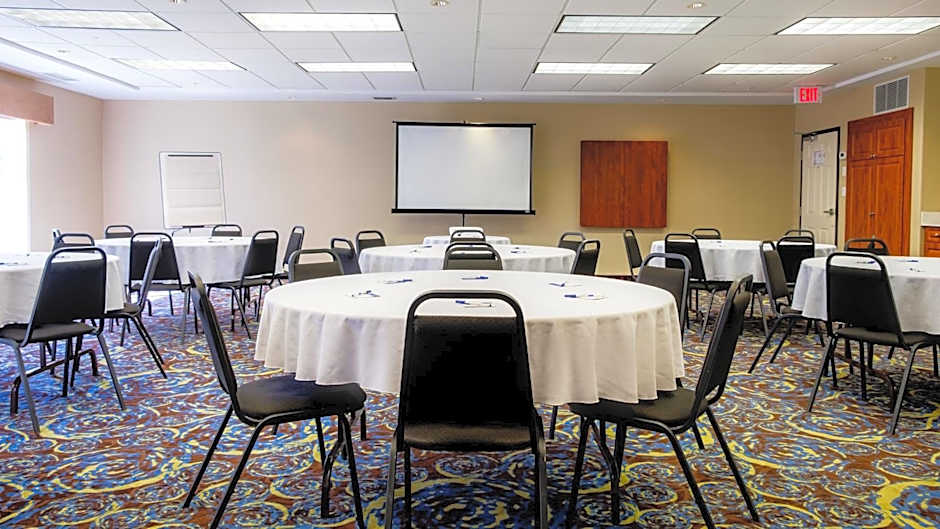 Holiday Inn Express Hotel & Suites - Edmonton International Airport By IHG