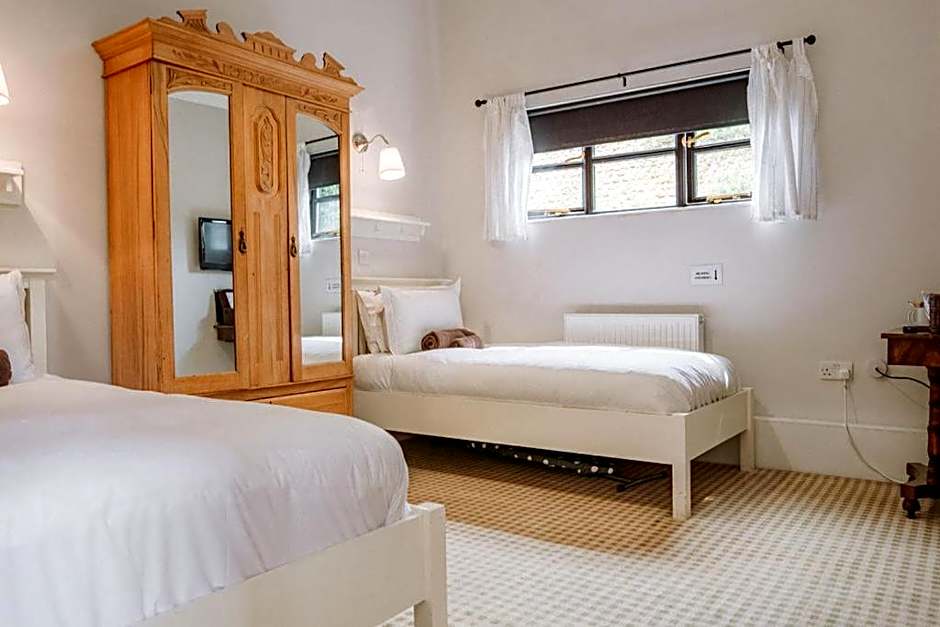 Creeksea Place Barns