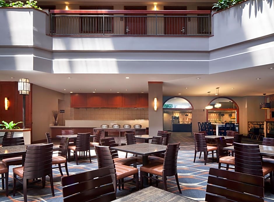 Embassy Suites by Hilton Dallas Near the Galleria