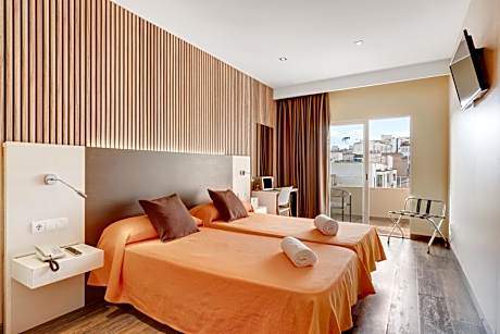 Double Room (2 Adults + 1 Child )