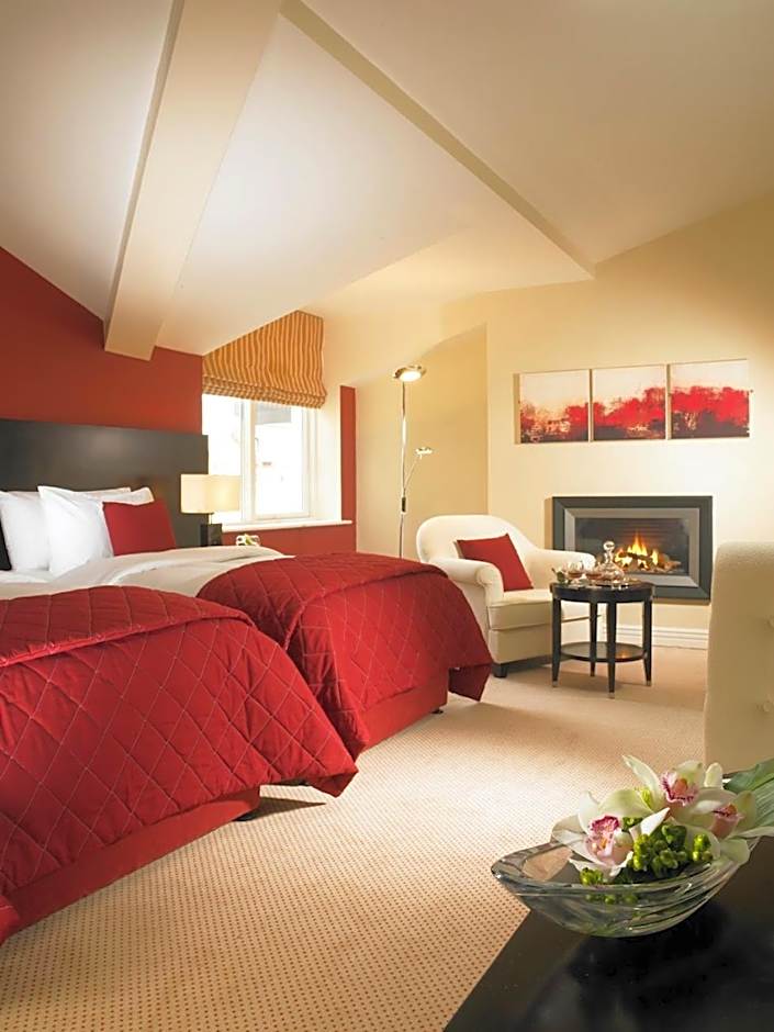 Horse & Jockey Hotel