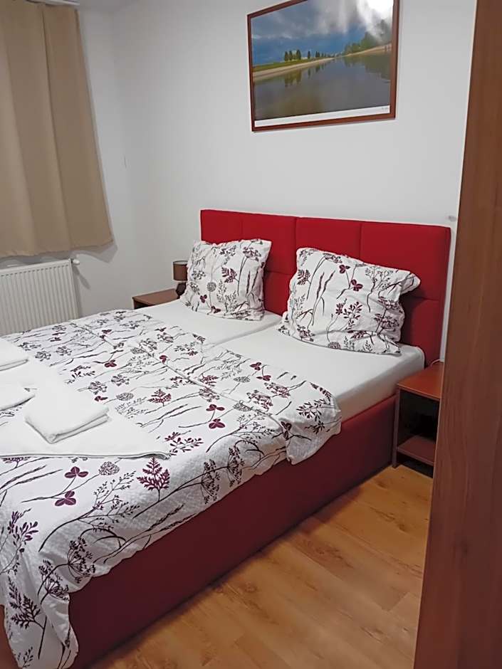 Tenisz Panzió - Baja