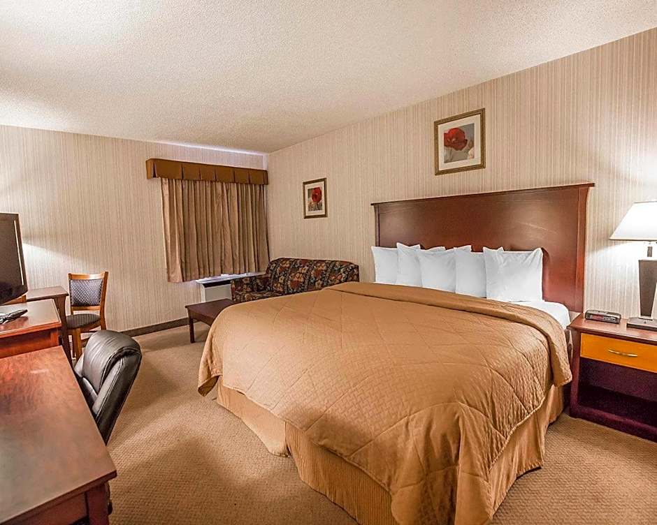 Quality Inn & Conference Centre Red Deer - 50th Avenue