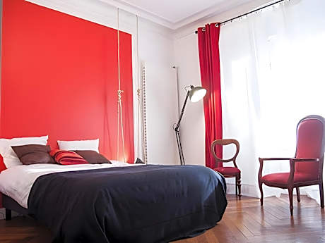 Double room-Comfort-Private Bathroom-Garden View-Guignol