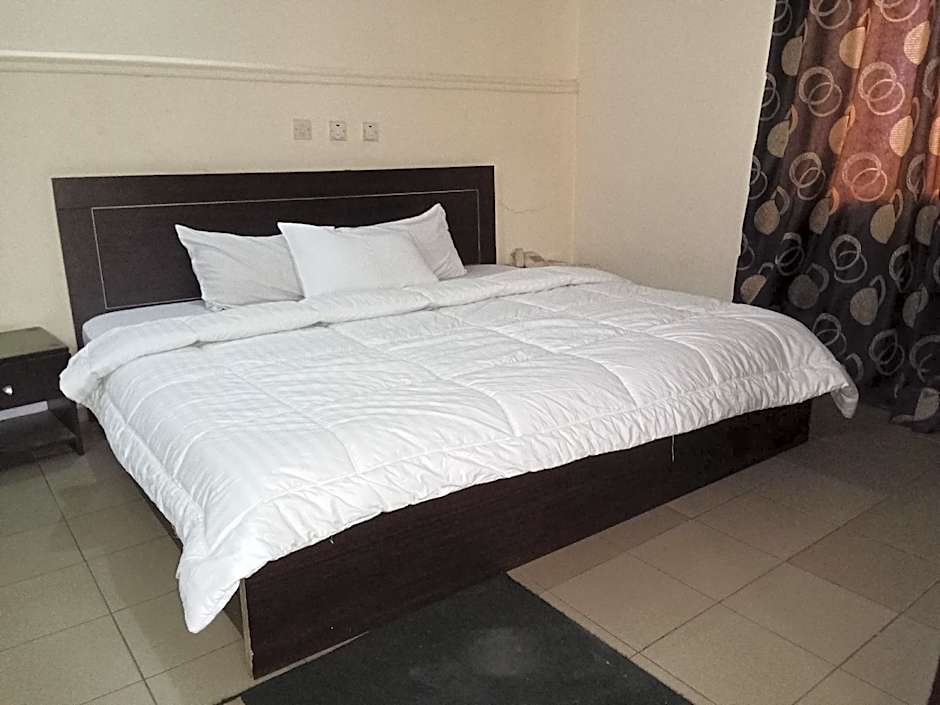 Dreamland Suites