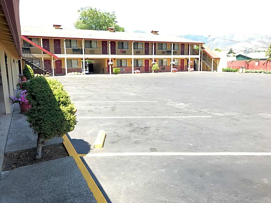 Klamath Motor Lodge