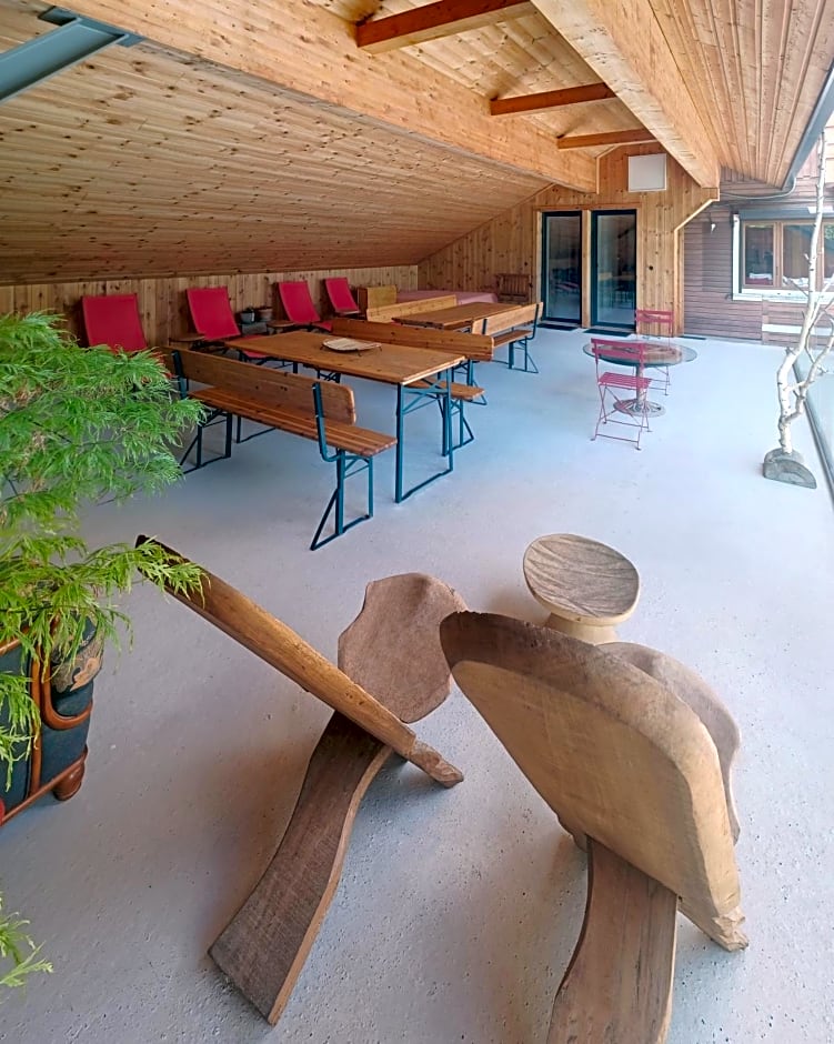 Chalet Les Cols - Chambres avec terrasse & jardin - proche de la nouvelle gare