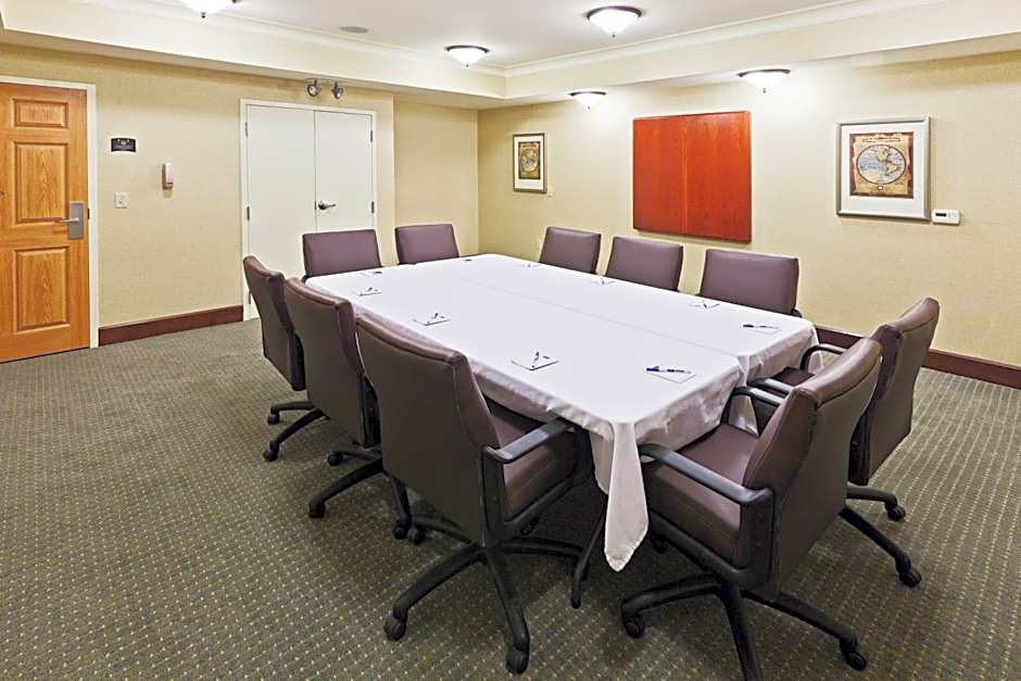 Staybridge Suites Wichita By IHG