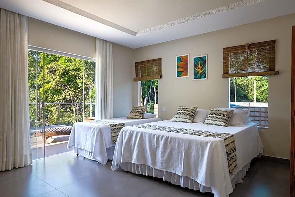 Casa com Piscina e Churrasqueira Privativa !