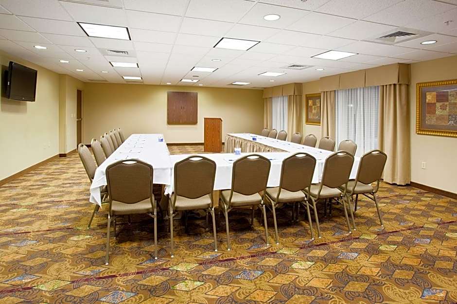 Holiday Inn Express Hotel & Suites Lander By IHG