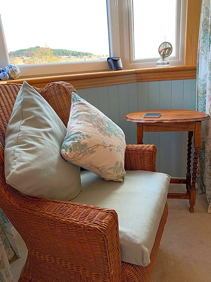 Dupplin152 bed and breakfast