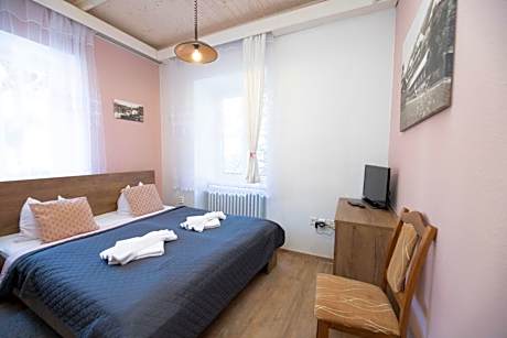 Quadruple Room with Private Bathroom