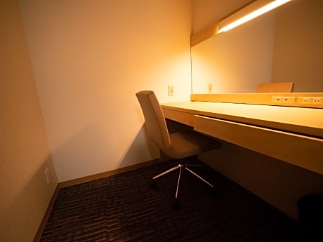 Universal Room - Non-Smoking