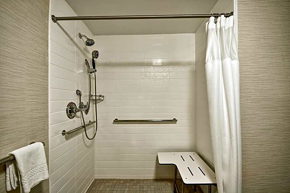 Fairfield Inn & Suites by Marriott Atlanta Vinings/Galleria