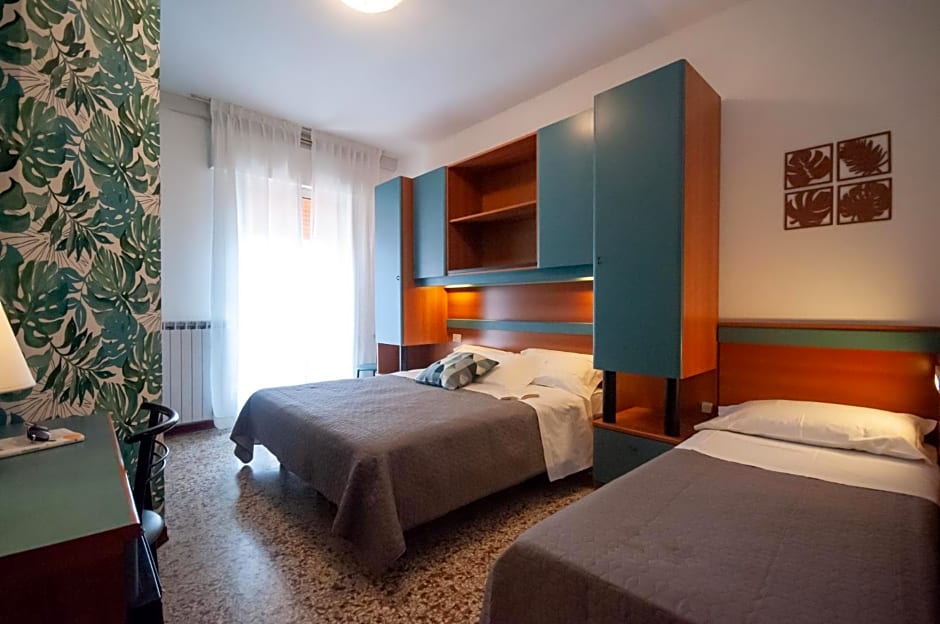 Hotel Crystal