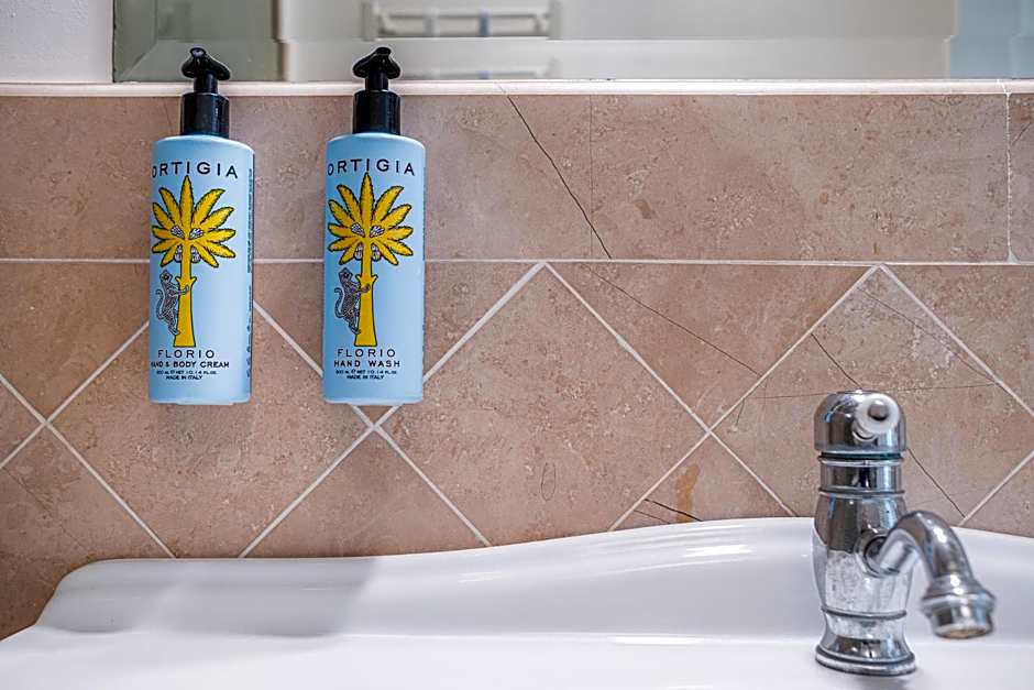 Palazzo Alfeo Aparthotel