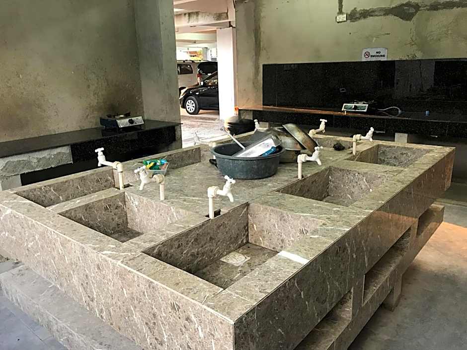 Seabreeze Beach Lodge