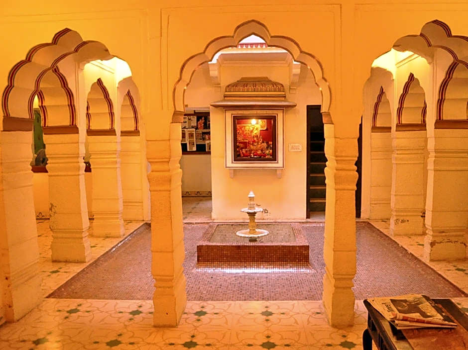 Hotel Sirsi Haveli