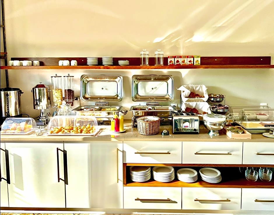 Bruskos Hotel & Suites