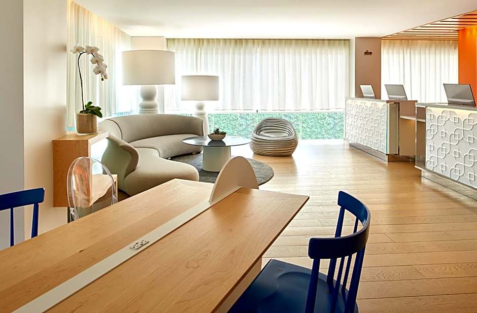 The Valorian Los Angeles, Curio Collection by Hilton
