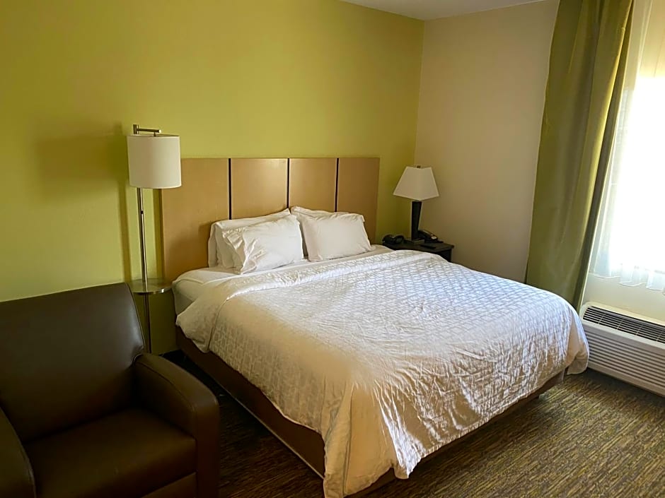 Candlewood Suites Hattiesburg