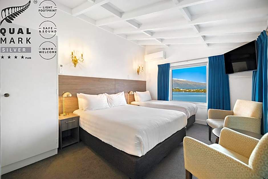 Colonial Village Motel