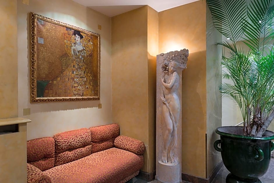 Neuilly Park Hotel