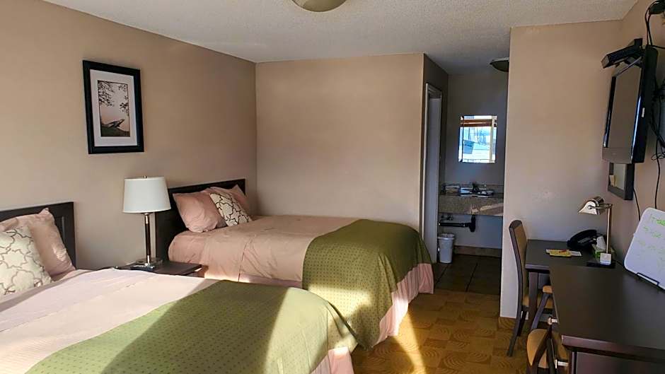 Shoreside Inn & Suites