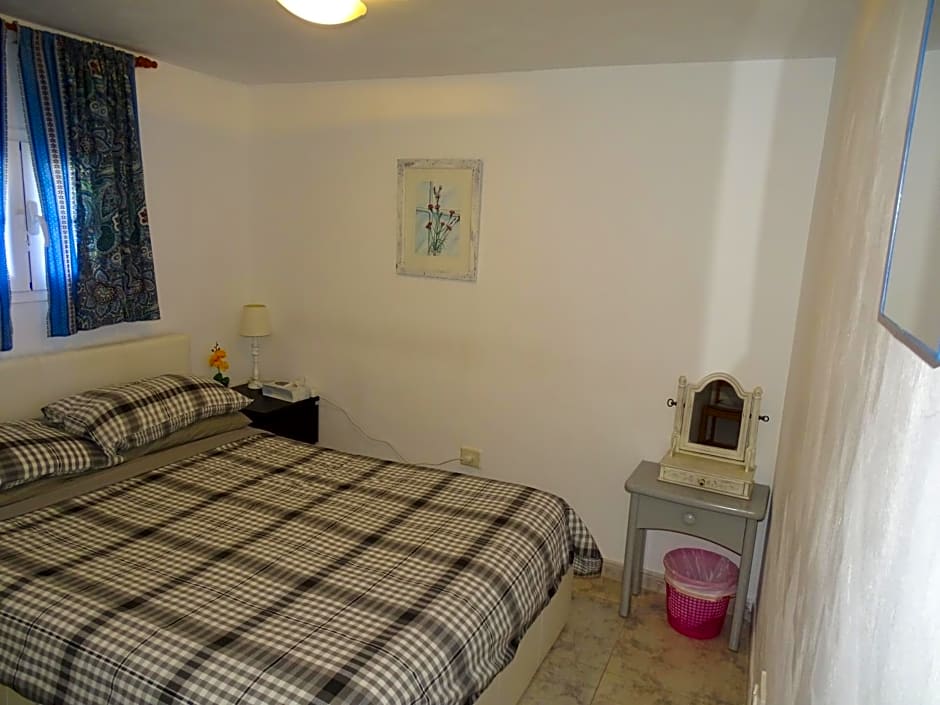 Rickaty Lodge Bed and Breakfast, Airport Hotel, Hotel de aeropuerto, Las Palmas Airport, Gran Canaria Airport, LPA, Spain