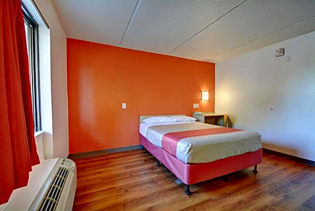 Queen Room - Disability Access