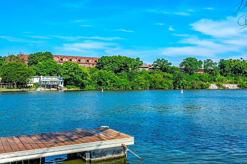 Riverview Inn & Suites, an Ascend Collection Hotel