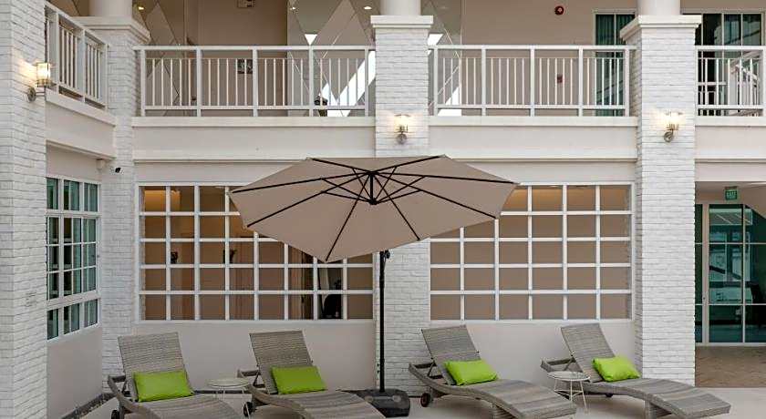 De Hug Hotel and Residence