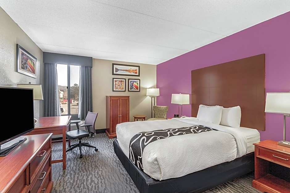 La Quinta Inn & Suites by Wyndham Binghamton - Johnson City