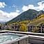 Independence Square 308, Top Floor Hotel Room with Ideal Downtown Location