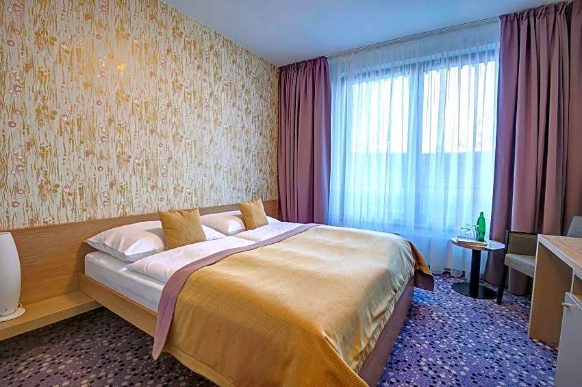 Hotel Vinice Hnanice