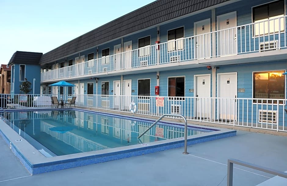 Monte Carlo Inn- Near Disney