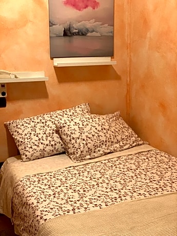 Standard Single Room with Shower