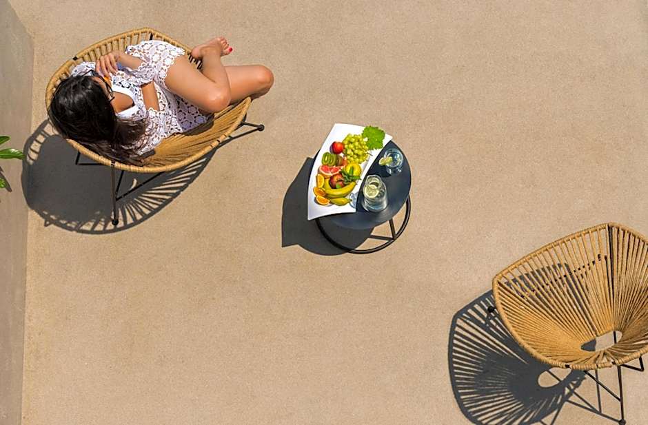 Bitzaro Grande Hotel & Suites