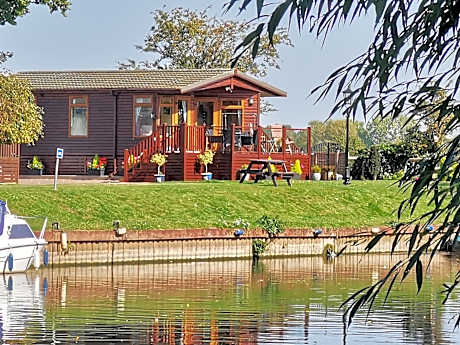 Bend in the River Lodge