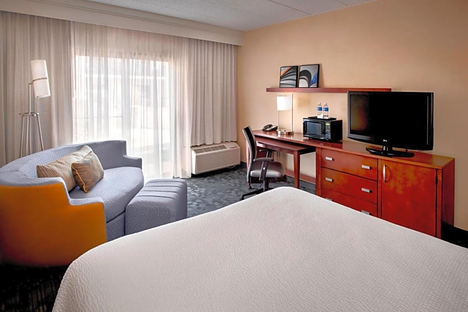 Courtyard By Marriott Hartford/Windsor Airport